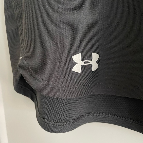Womens Under Armour Loose Fit Running Shorts Size Medium Gray - Picture 2 of 4